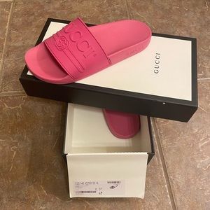 Womens Gucci slides. Size 7